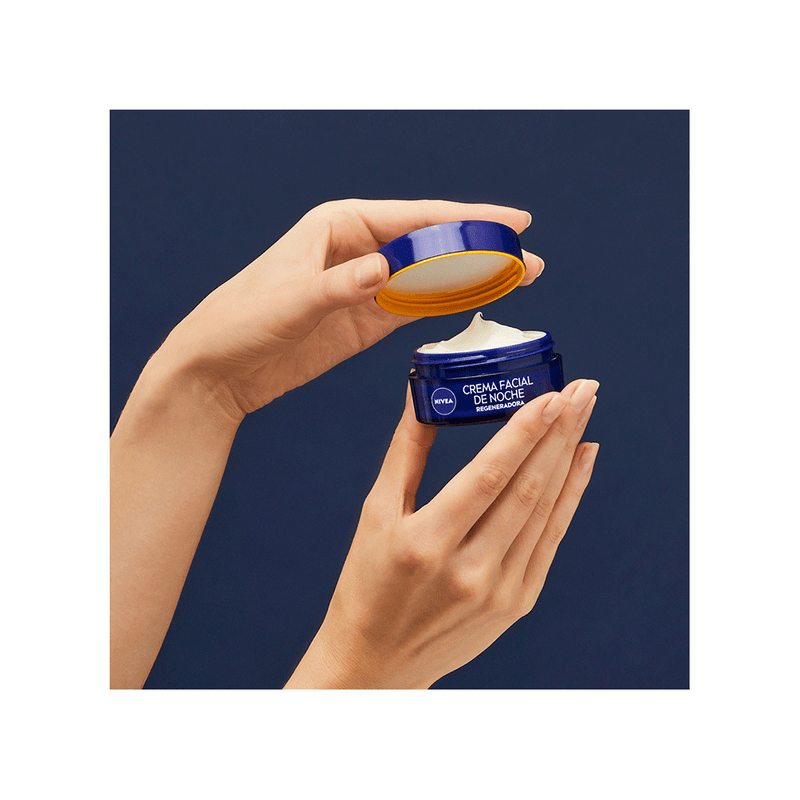 2088263_Nivea-Crema-Facial-Nivea-Noche-Regeneradora-x-50-ml_img1-4005808547777